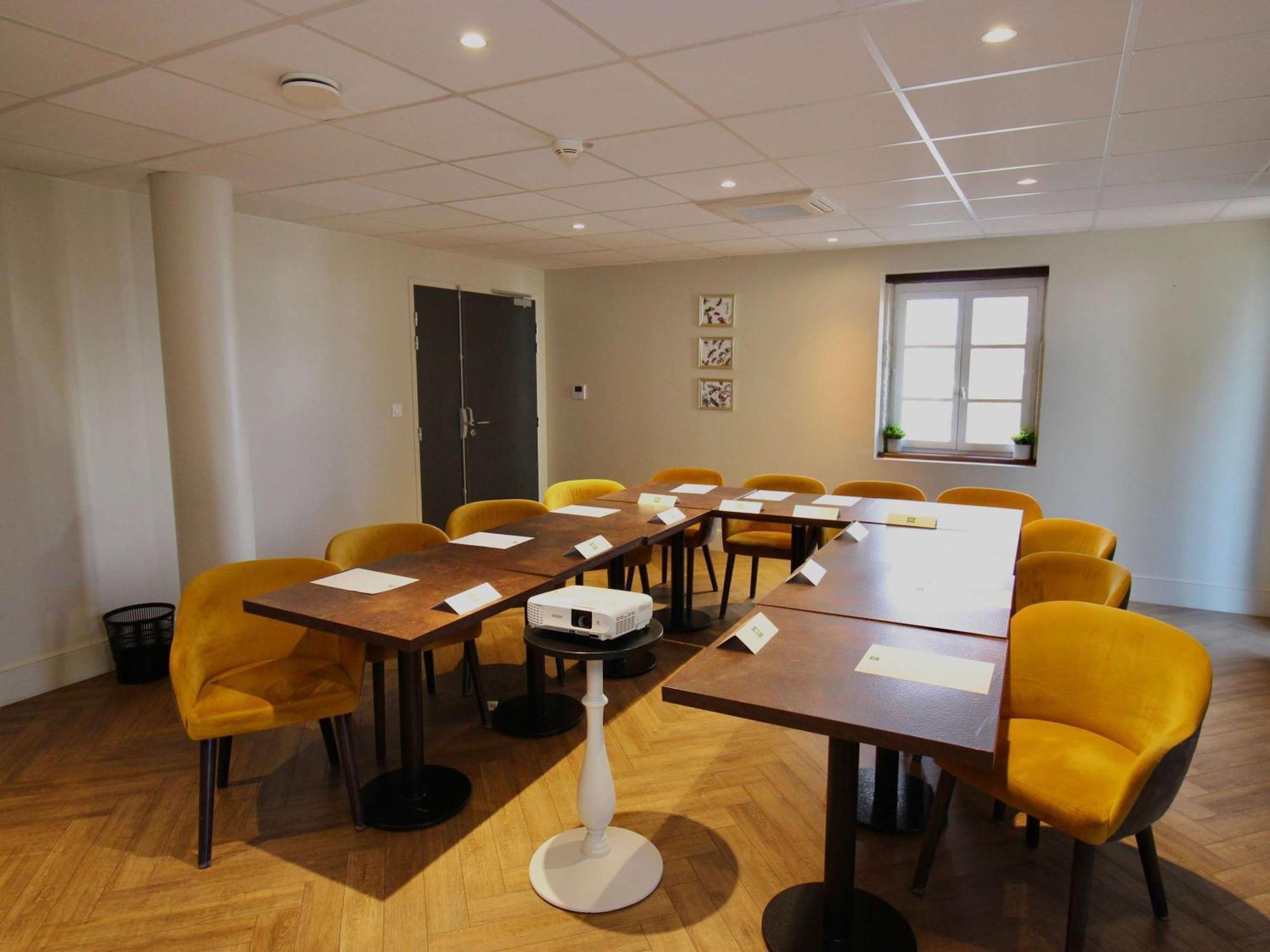Ibis Styles Dijon Sud Domaine De Beauregard 21600 Longvic Hotel Exterior photo